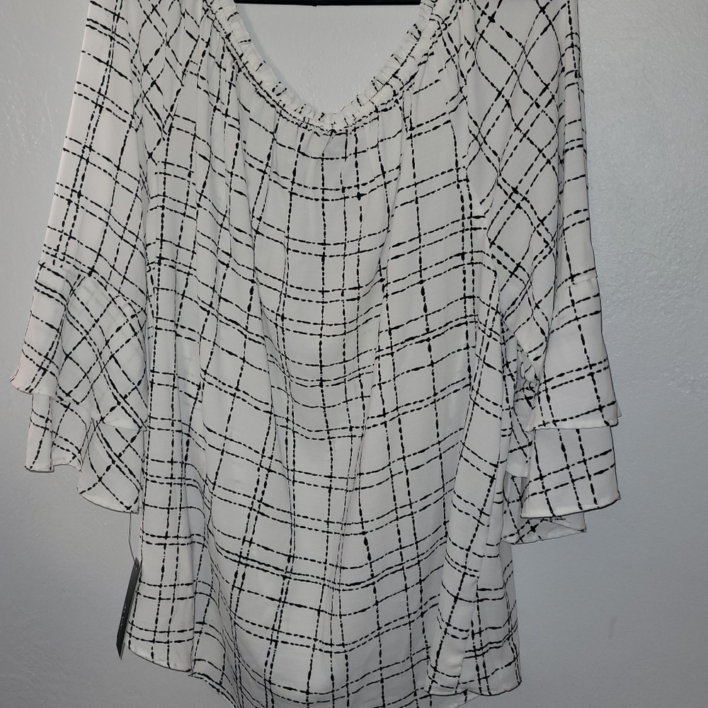 NWT- ALYX brand 100% polyester white/black blouse 2X